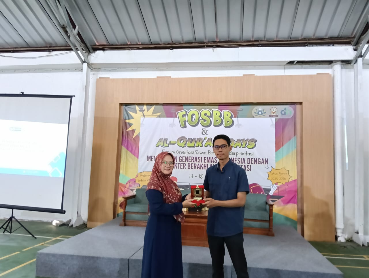 FH Unisba Tanamkan Kesadaran Hukum Digital di Kalangan Pelajar Lewat Sosialisasi Media Sosial dan AI