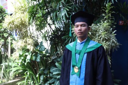 Amin Rasyid: Hafidz 30 Juz, Wisudawan Tuna Netra yang Menorehkan Inspirasi di Unisba