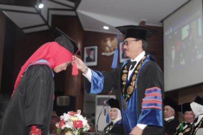 Unisba Wisuda Lebih dari 1.700 Lulusan di Gelombang II Tahun Akademik 2024/2025