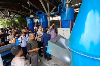 Dirjen Risbang Beri Penghargaan atas Inovasi Reaktor Plasma Dingin Unisba: Solusi Baru untuk Lingkungan Berkelanjutan