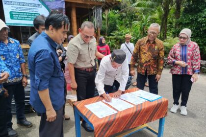 Unisba Dorong Kemandirian Kampung Adat Kuta Lewat PKM: Tata Kelola Air Bersih dan Mitigasi Kebakaran