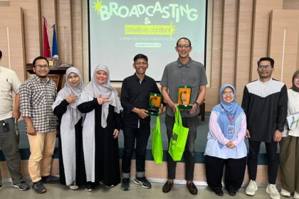 Fikom Unisba dan Voks Radio Bersinergi Hadirkan “Creative Waves”, Bahas Kreativitas dan Transformasi Dunia Broadcasting