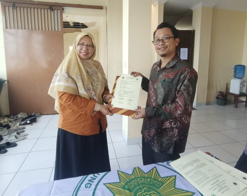 Unisba Dorong Santri Melek Digital Lewat Pelatihan Menulis Berbasis AI di Pesantren Persis 45 Rahayu