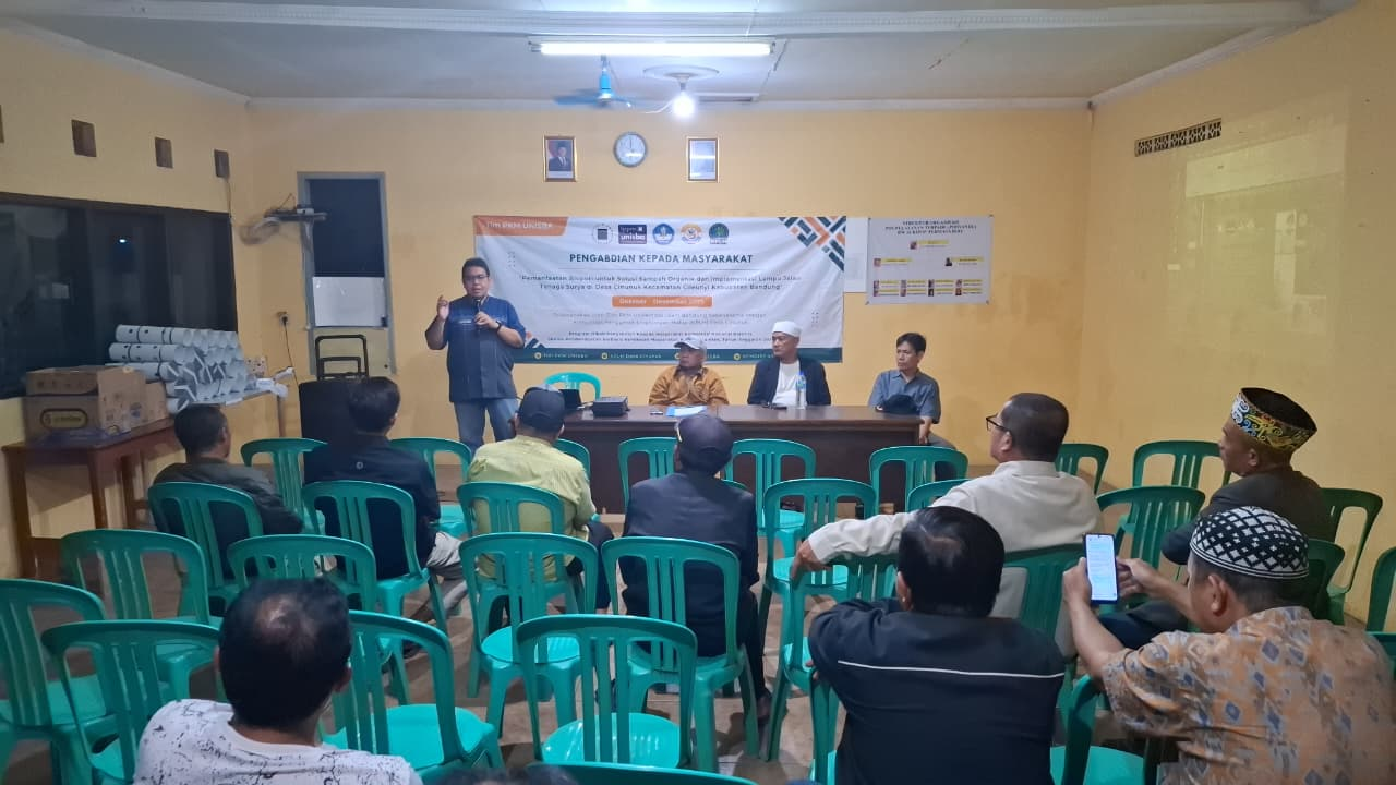 PKM Unisba Hadir di Cinunuk: Dorong Pemanfaatan Biopori dan Lampu Jalan Tenaga Surya